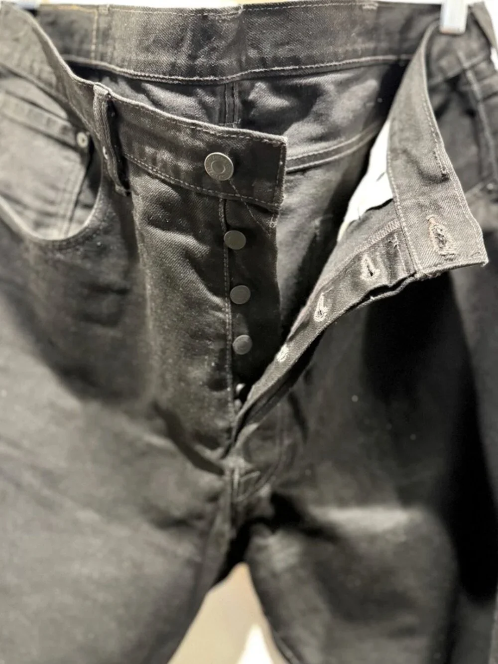 Levi’s 501 CT Black Cropped Jeans W38 L30 Raw Hem Button Fly